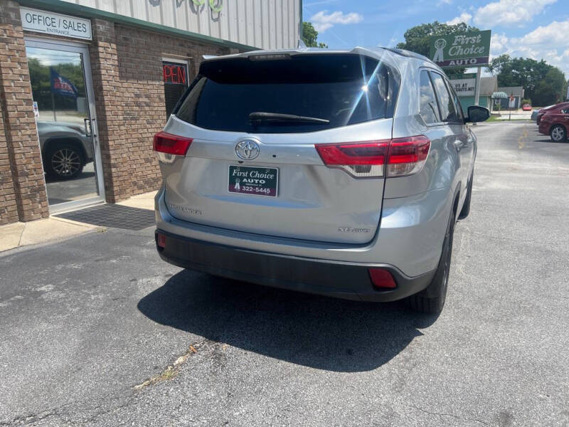 2017 Toyota Highlander SE