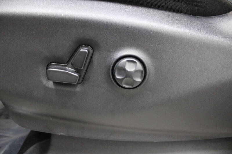 2024 Chrysler Pacifica Plug-In Hybrid Select