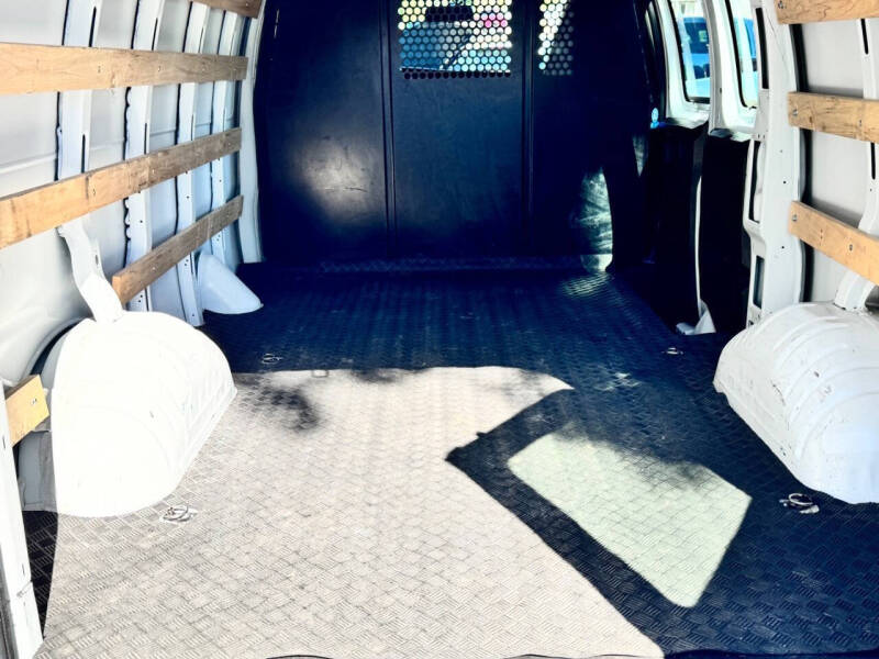 2024 Chevrolet Express 2500