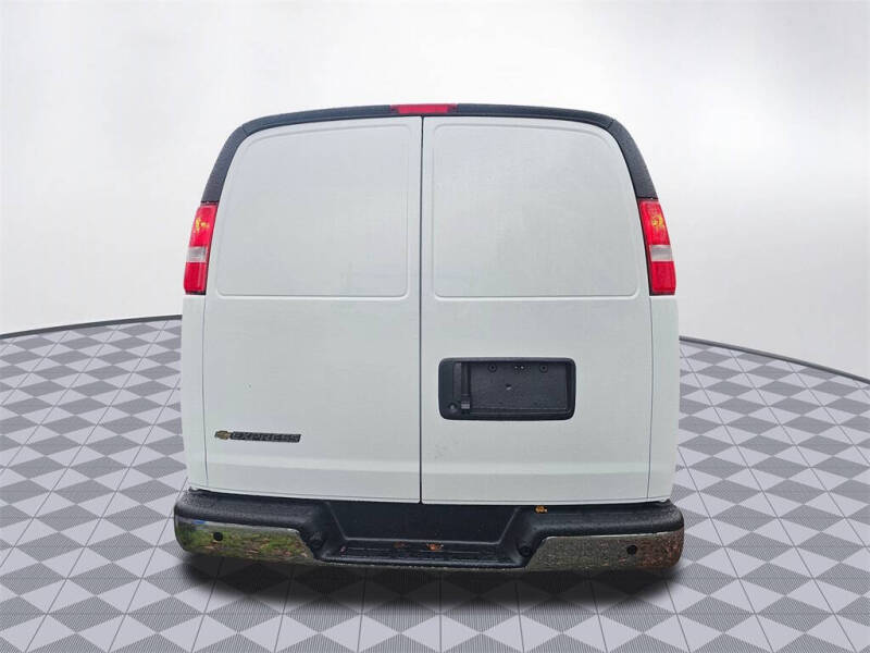 2025 Chevrolet Express 2500