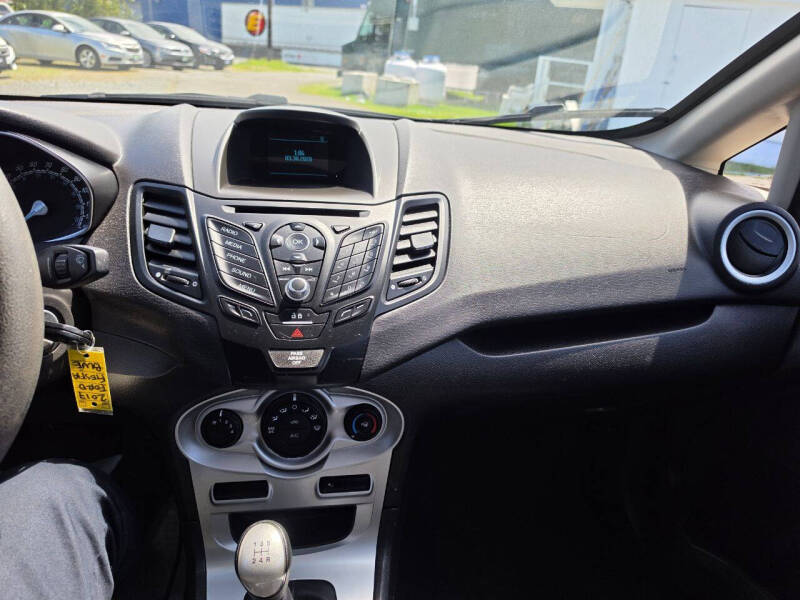 2017 Ford Fiesta SE