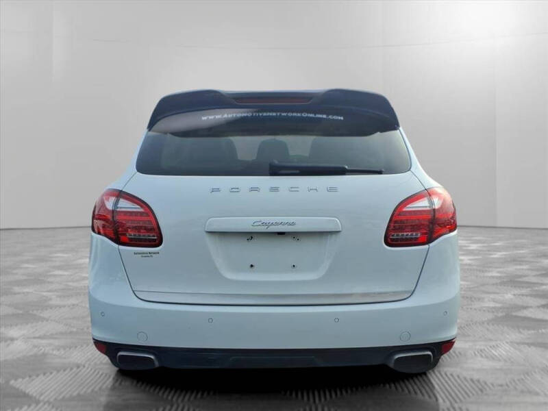 2014 Porsche Cayenne Platinum
