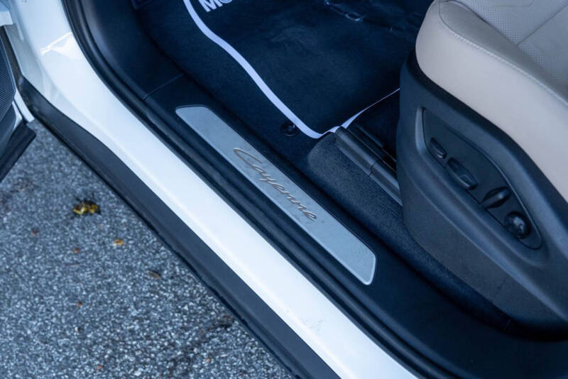 2025 Porsche Cayenne E-Hybrid