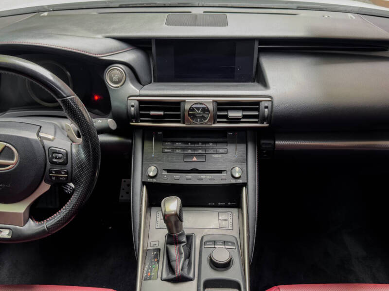 2017 Lexus IS 200t