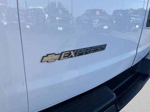 2023 Chevrolet Express 2500