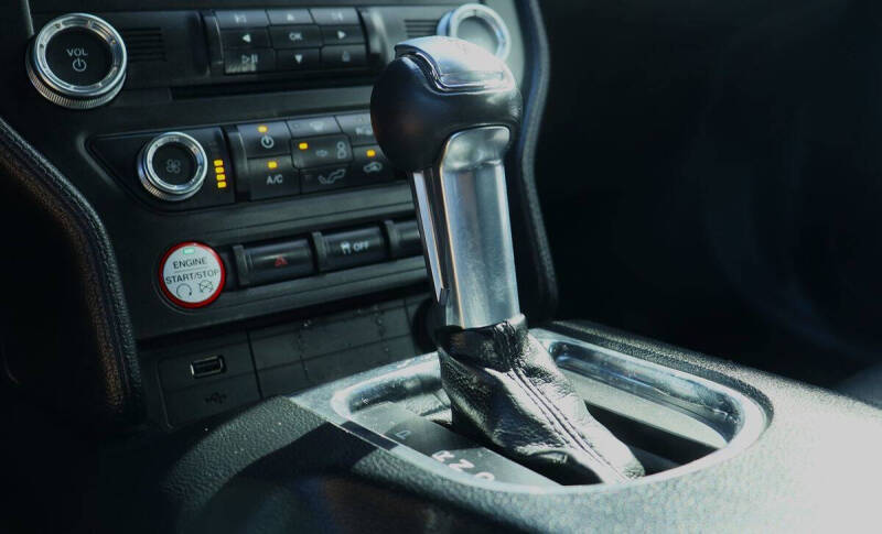 2017 Ford Mustang V6