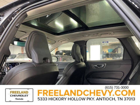 2023 Volvo XC60 B5 Plus Dark Theme