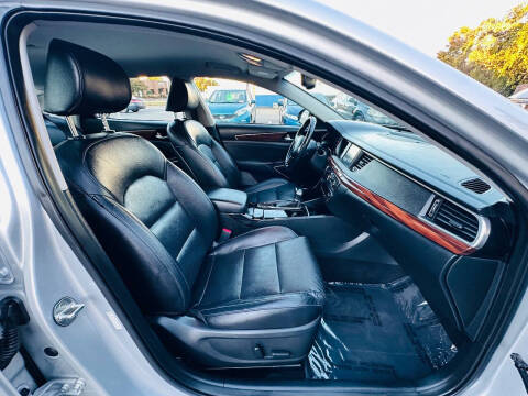 2018 Kia Cadenza Premium