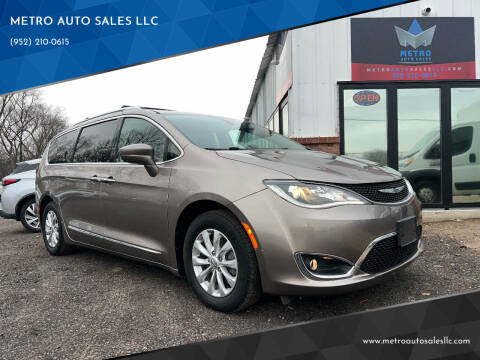 2018 Chrysler Pacifica for sale at METRO AUTO SALES LLC in Lino Lakes MN