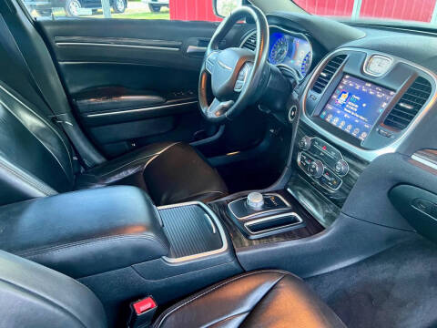 2017 Chrysler 300 Limited