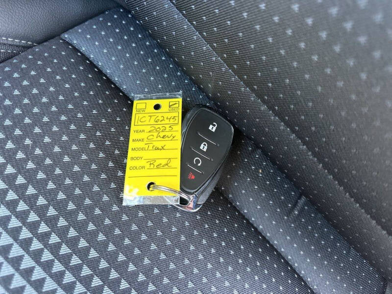 2025 Chevrolet Trax LT