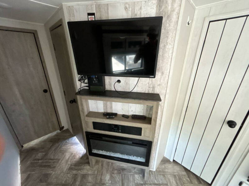 2023 Forest River 28BHHSS2B