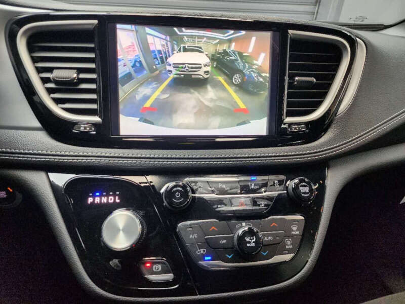 2024 Chrysler Pacifica Touring