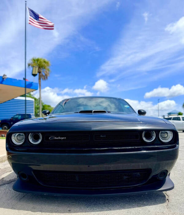 2017 Dodge Challenger 392 HEMI Scat Pack Shaker