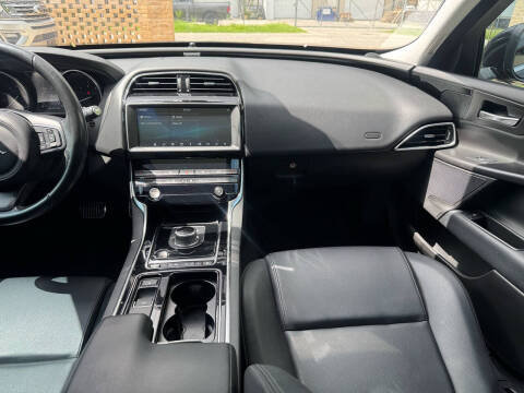 2019 Jaguar XE 25t