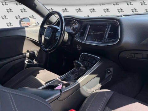 2015 Dodge Challenger SXT