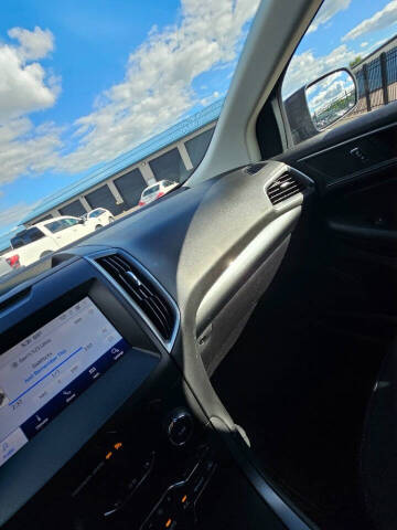 2020 Ford Edge SE