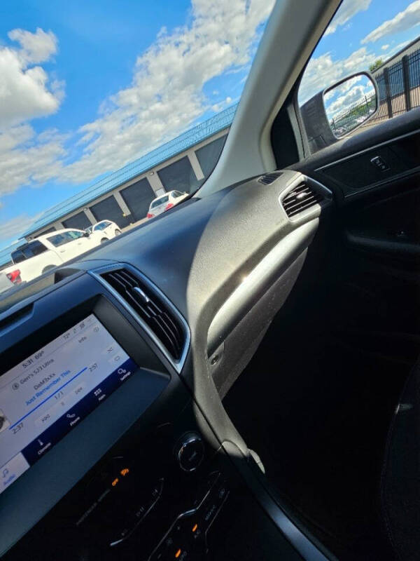 2020 Ford Edge SE