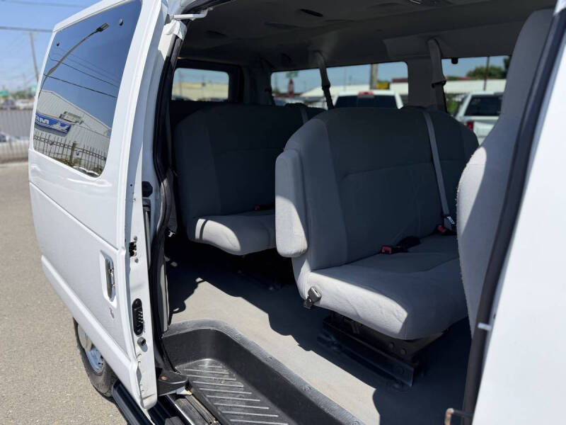 2009 Ford E-Series E-350 SD XLT