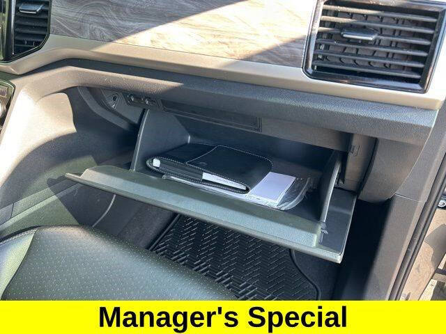 2022 Volkswagen Atlas Cross Sport SE 4Motion