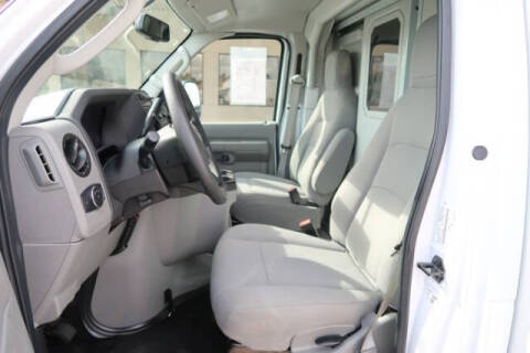 2023 Ford E-Series E-450 SD