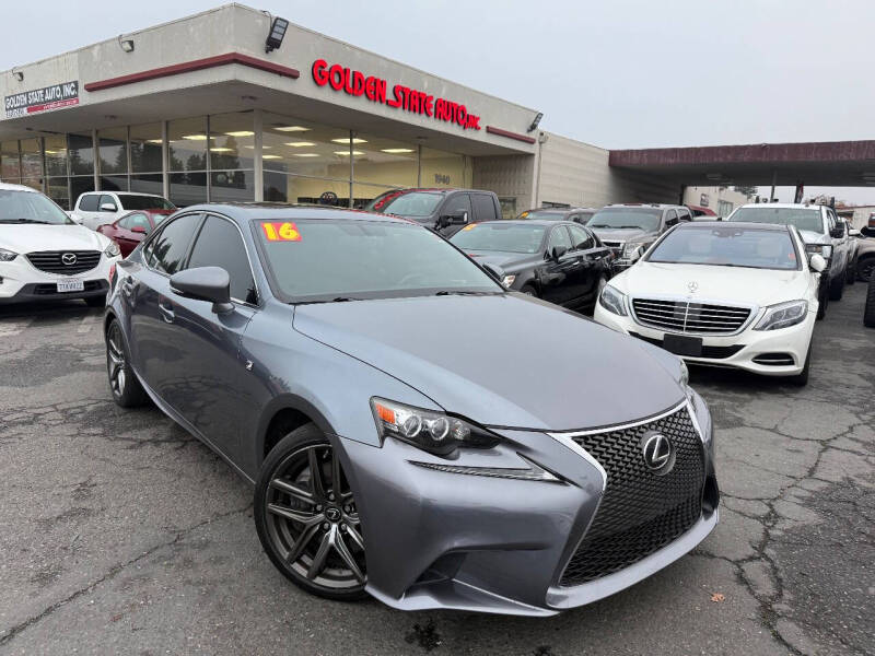 2016 Lexus IS 200t's photo