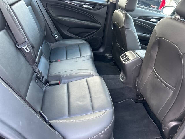 2018 Buick Regal TourX Essence