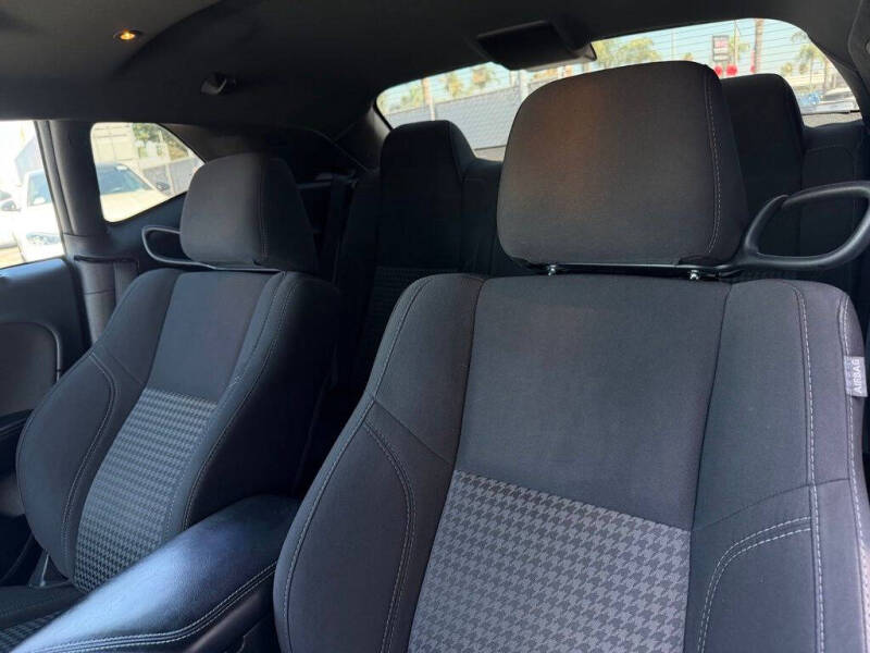 2021 Dodge Challenger SXT