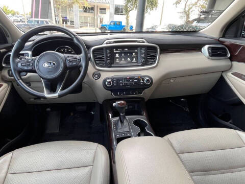 2017 Kia Sorento EX V6