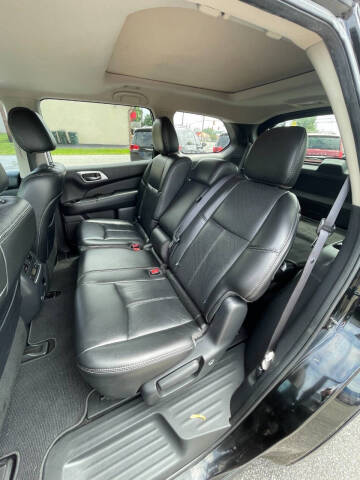 2017 Nissan Pathfinder Platinum