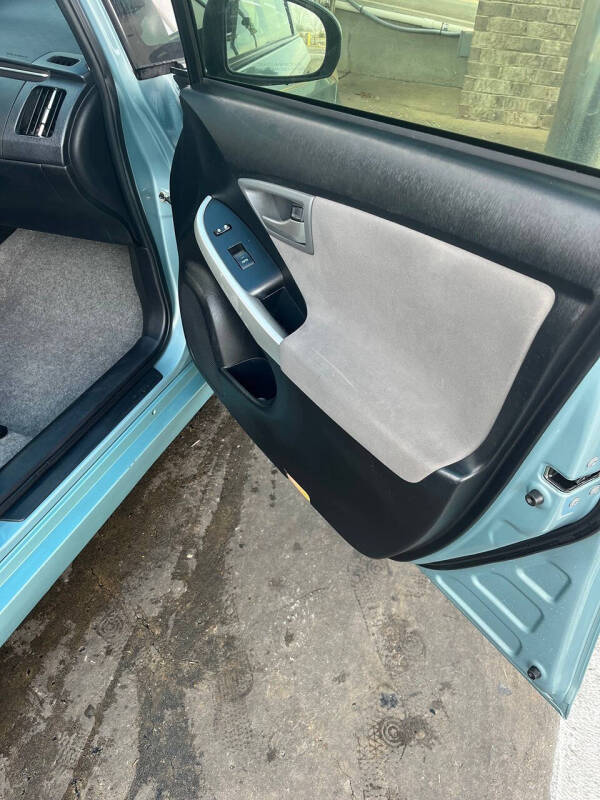 2015 Toyota Prius Three