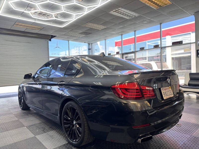 2011 BMW 5 Series 550i