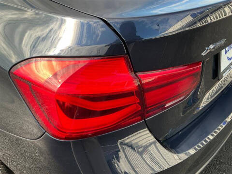 2017 BMW 3 Series 330i xDrive