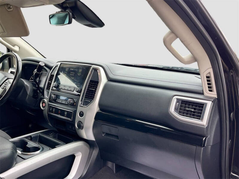 2021 Nissan Titan SV