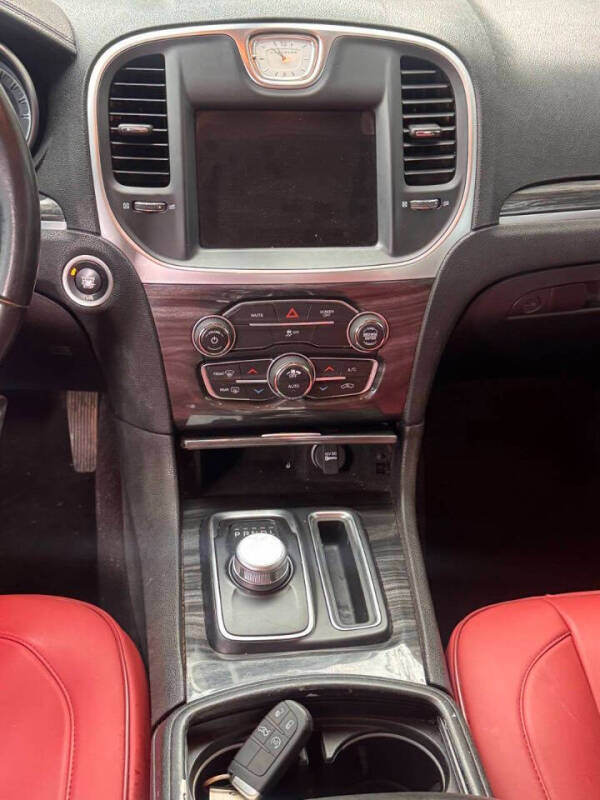 2018 Chrysler 300 Touring