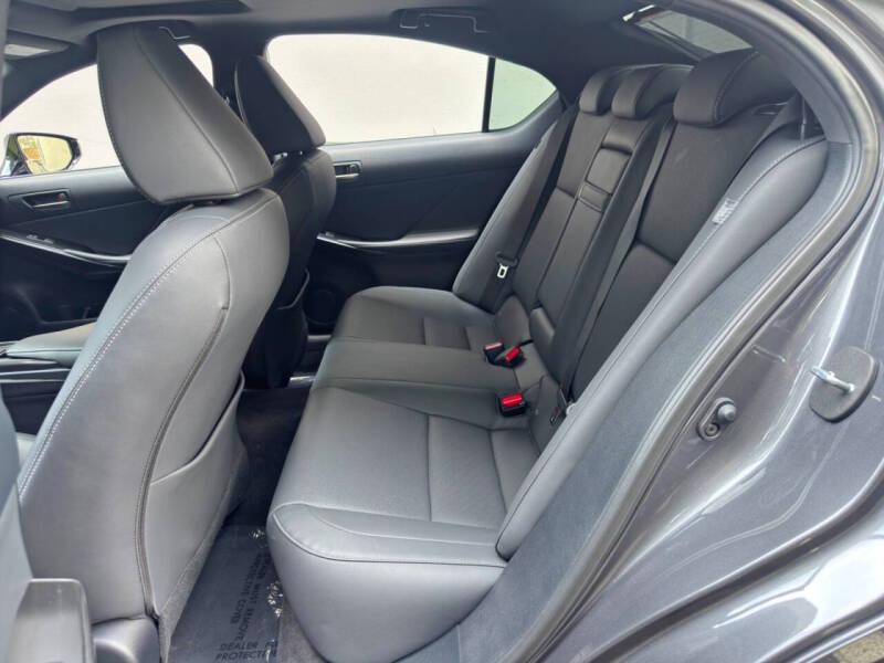2023 Lexus IS 300