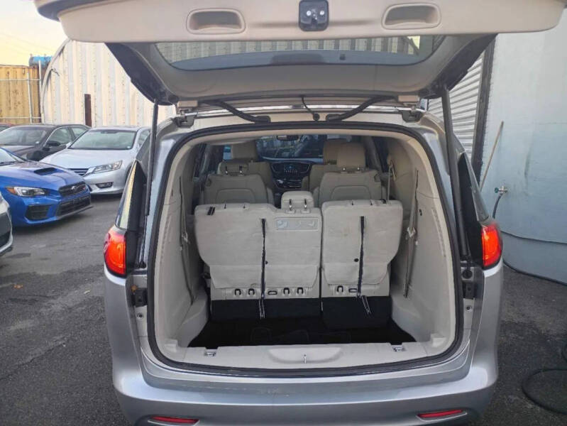 2021 Chrysler Voyager LXi