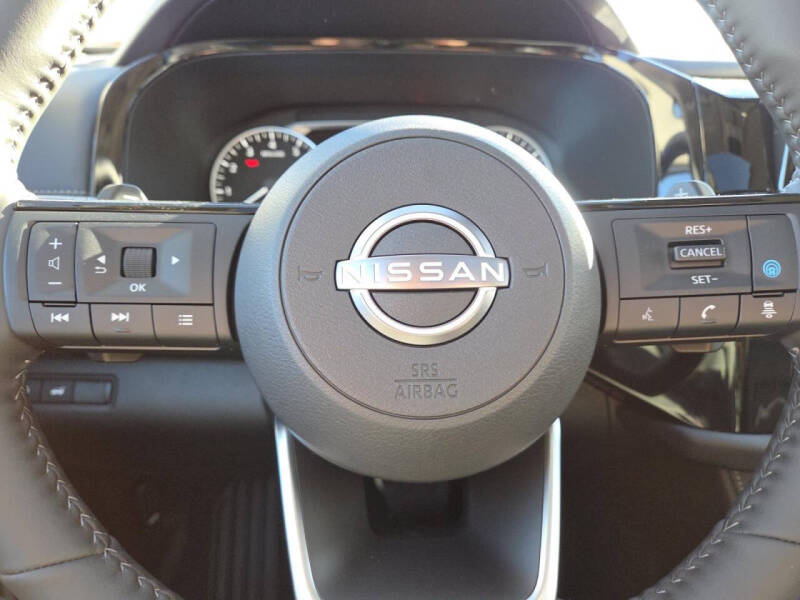 2025 Nissan Pathfinder SL