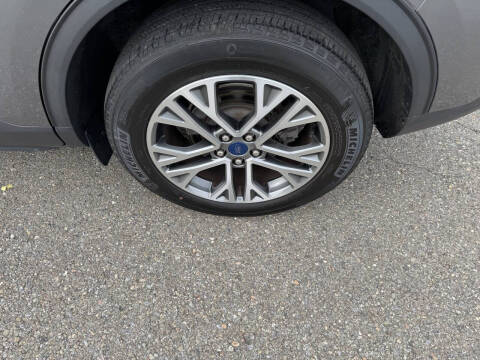 2022 Ford Escape SEL