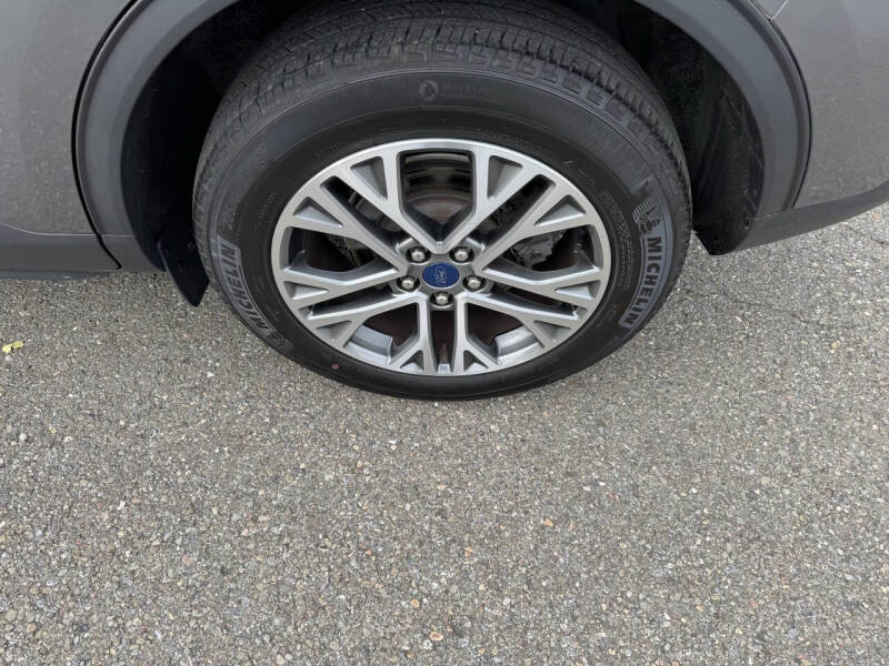 2022 Ford Escape SEL