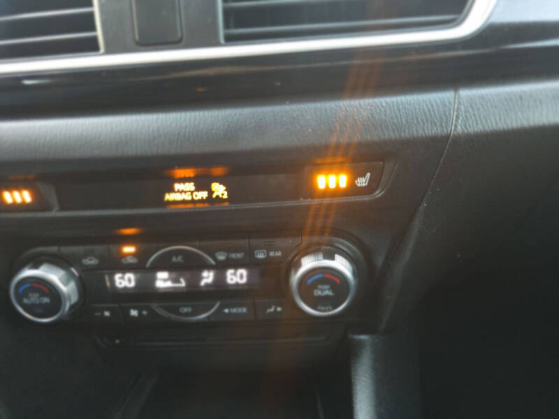 2016 Mazda MAZDA3 i Grand Touring