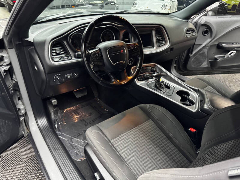 2019 Dodge Challenger SXT