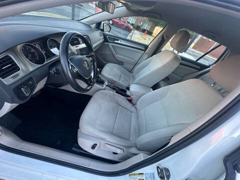 2017 Volkswagen Golf TSI S