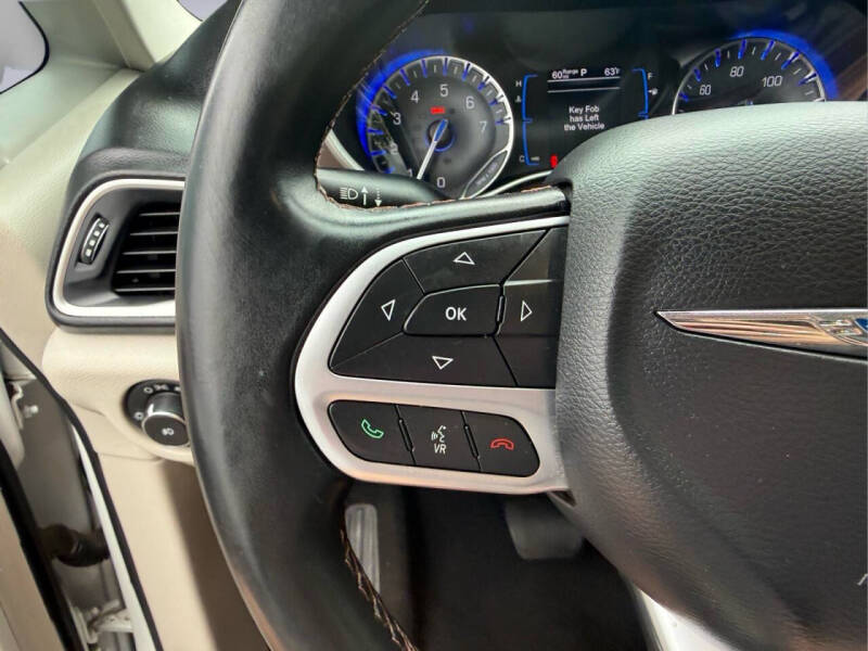 2017 Chrysler Pacifica Touring-L