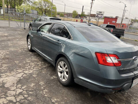 2010 Ford Taurus SEL