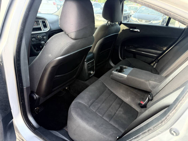 2013 Dodge Charger SE