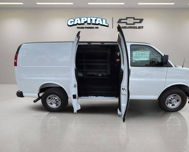 2025 Chevrolet Express 2500