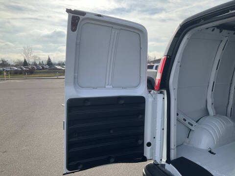 2025 Chevrolet Express 3500