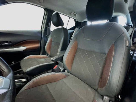 2019 Nissan Kicks SR