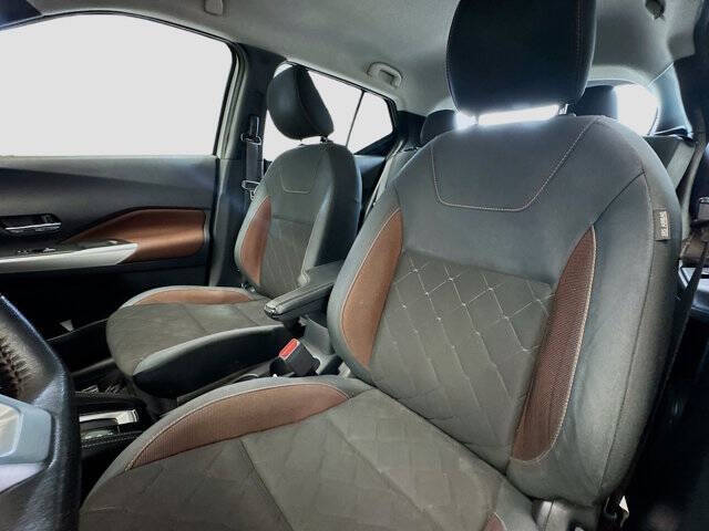 2019 Nissan Kicks SR